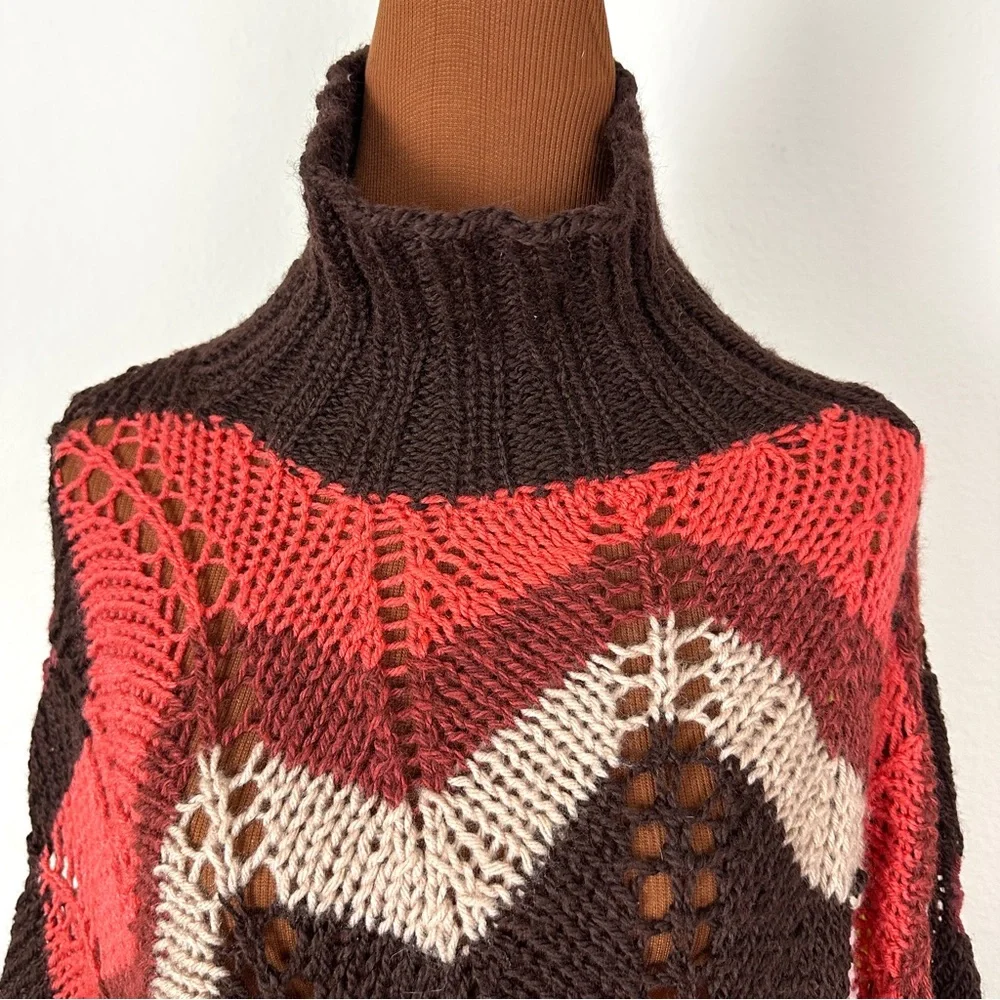 VINTAGE Handmade Crochet Zig Zag Poncho - Picture 4 of 6
